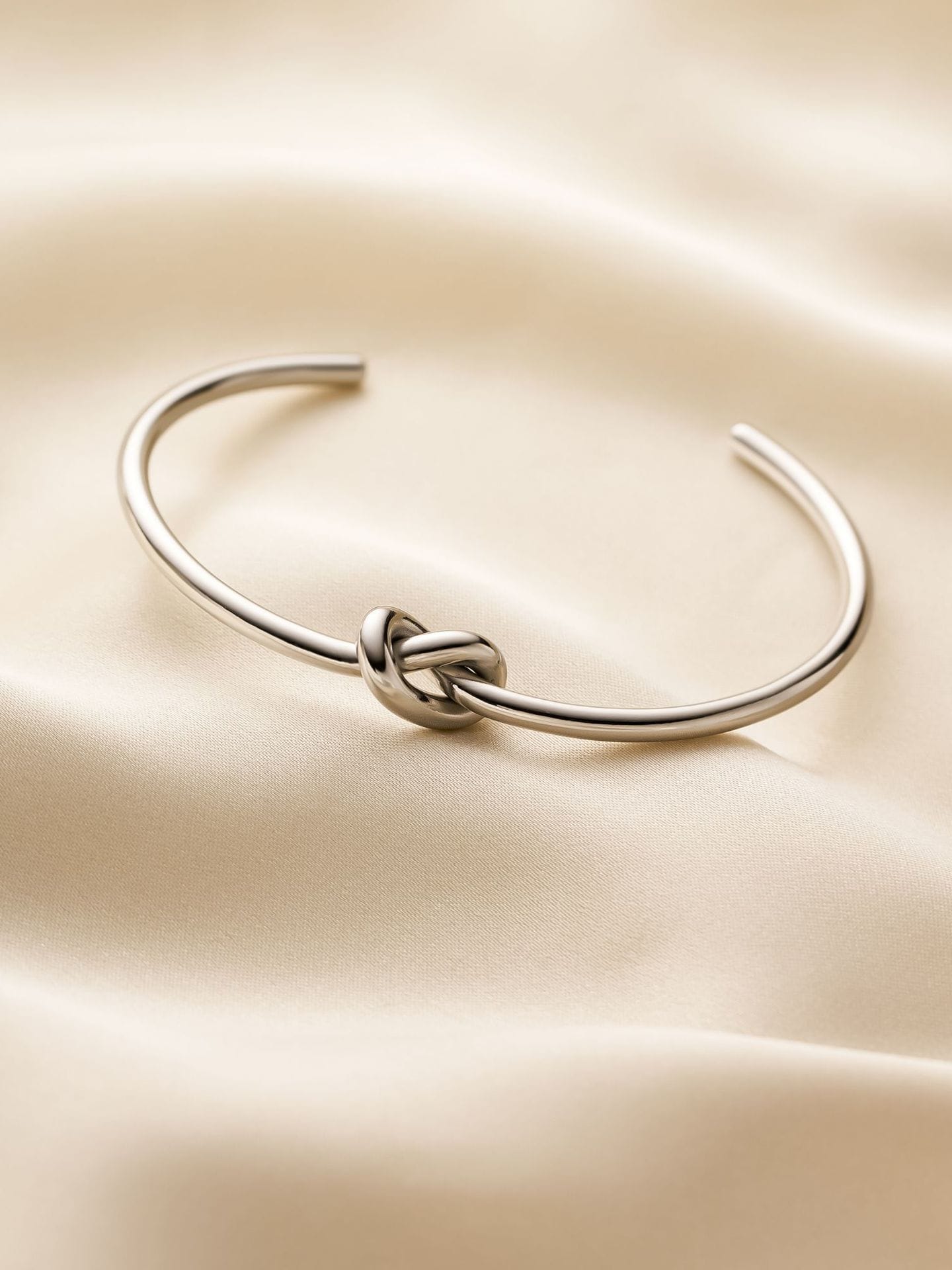 Love me Knot Cuff Bangle