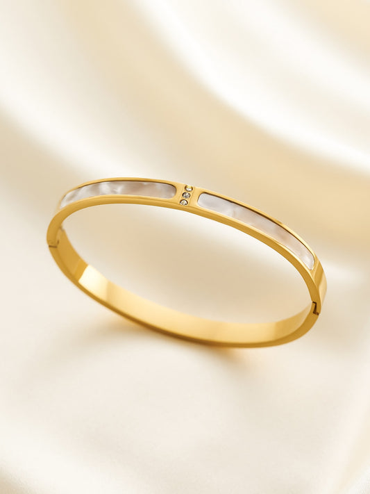 Pearlized Seashell Bangle