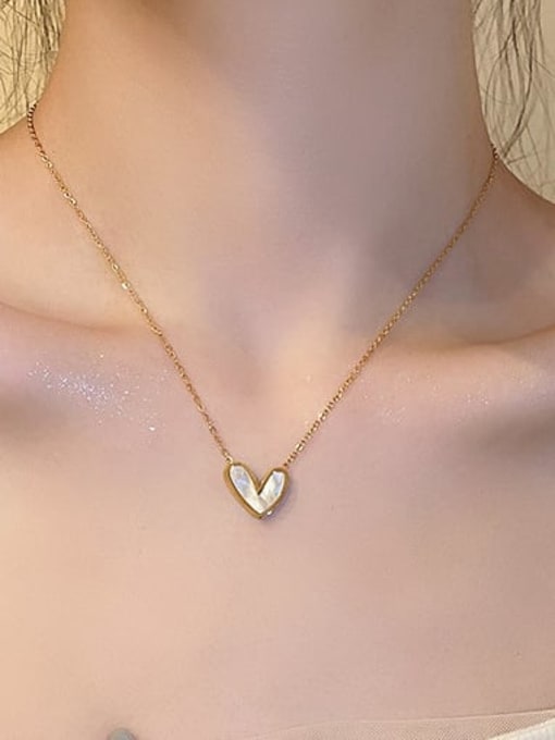 18K Gold Plated White Shell Heart Pendant Necklace